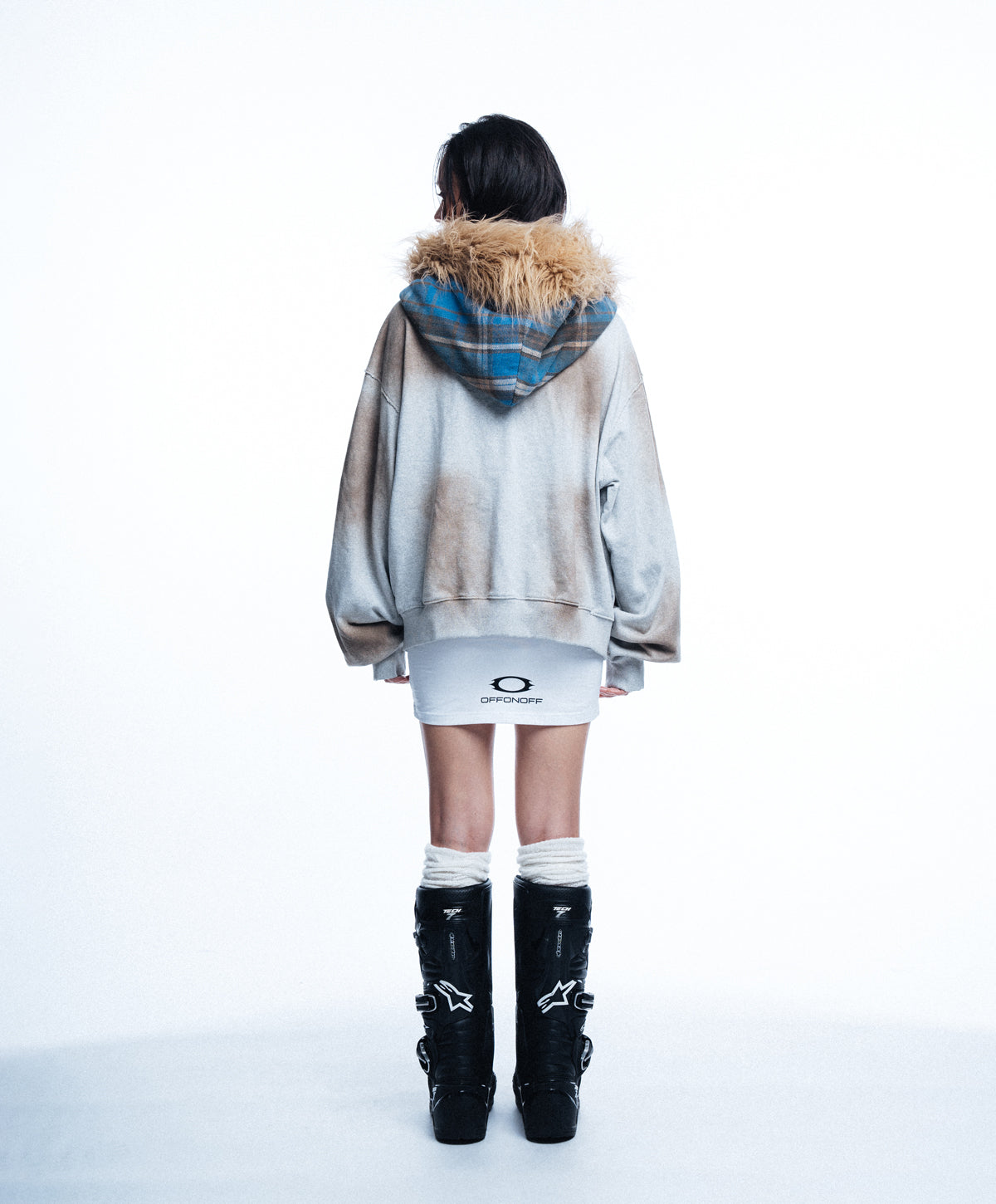 FUR METAL LOGO ZIP HOODIE / GREY