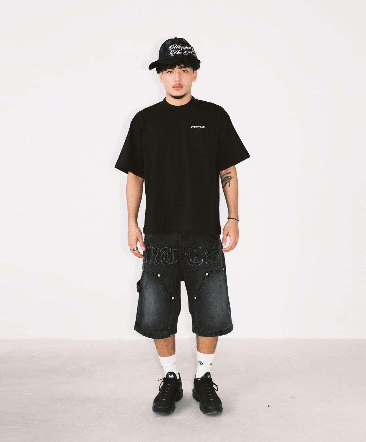 I HATE EVERYONE / BLACK