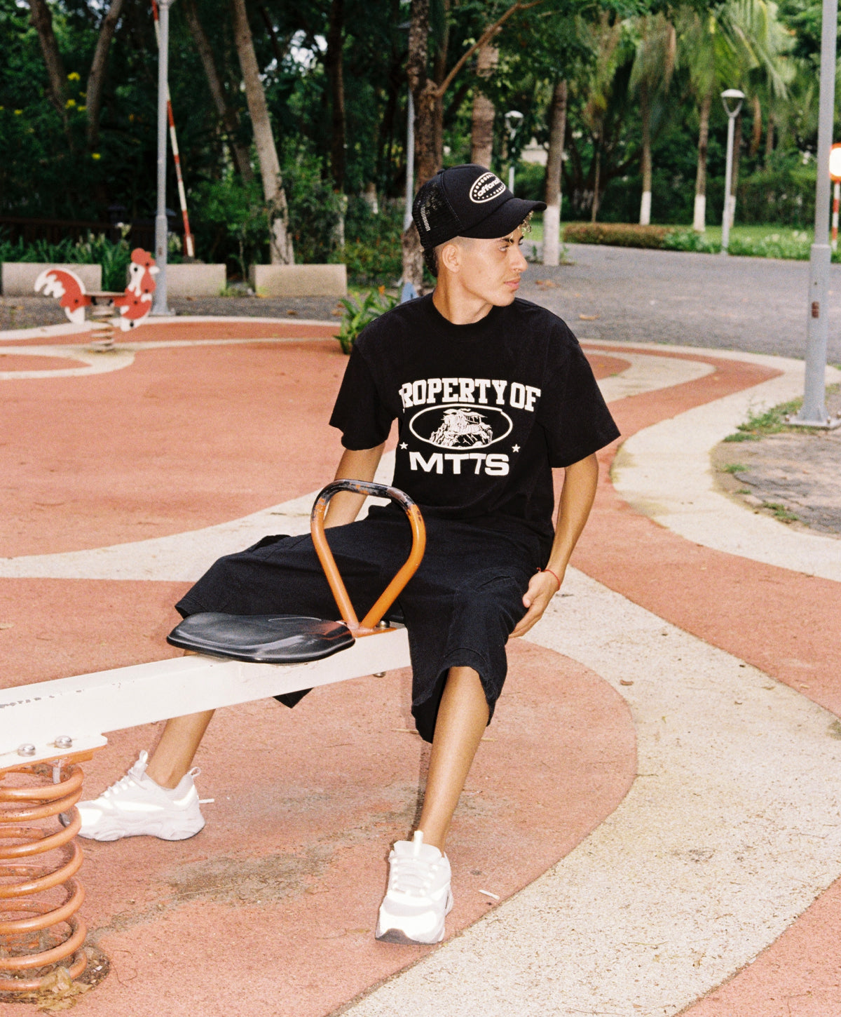 OFFONOFF CARGO SHORT / BLACK