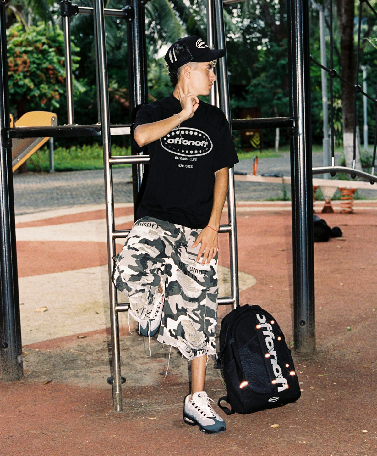 OFFONOFF SLUB TEE / BLACK