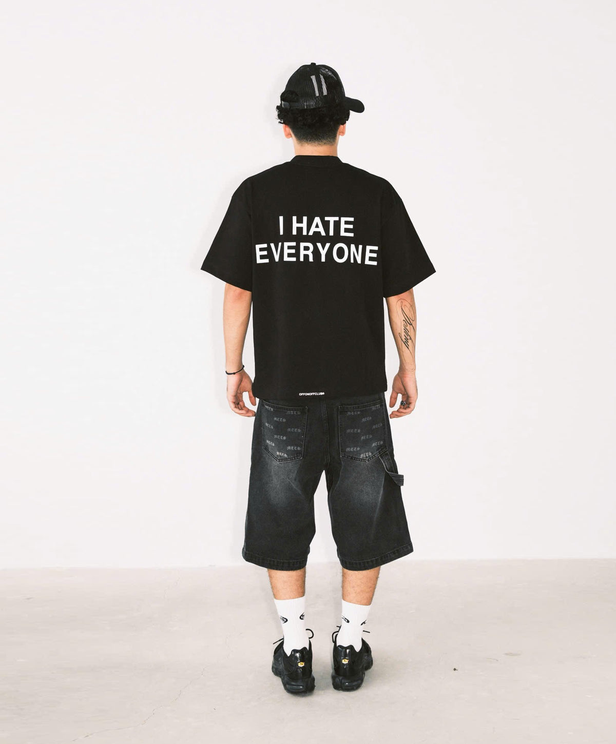 I HATE EVERYONE / BLACK