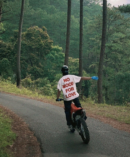 NO MOOD FOR LOVE TEE / WHITE