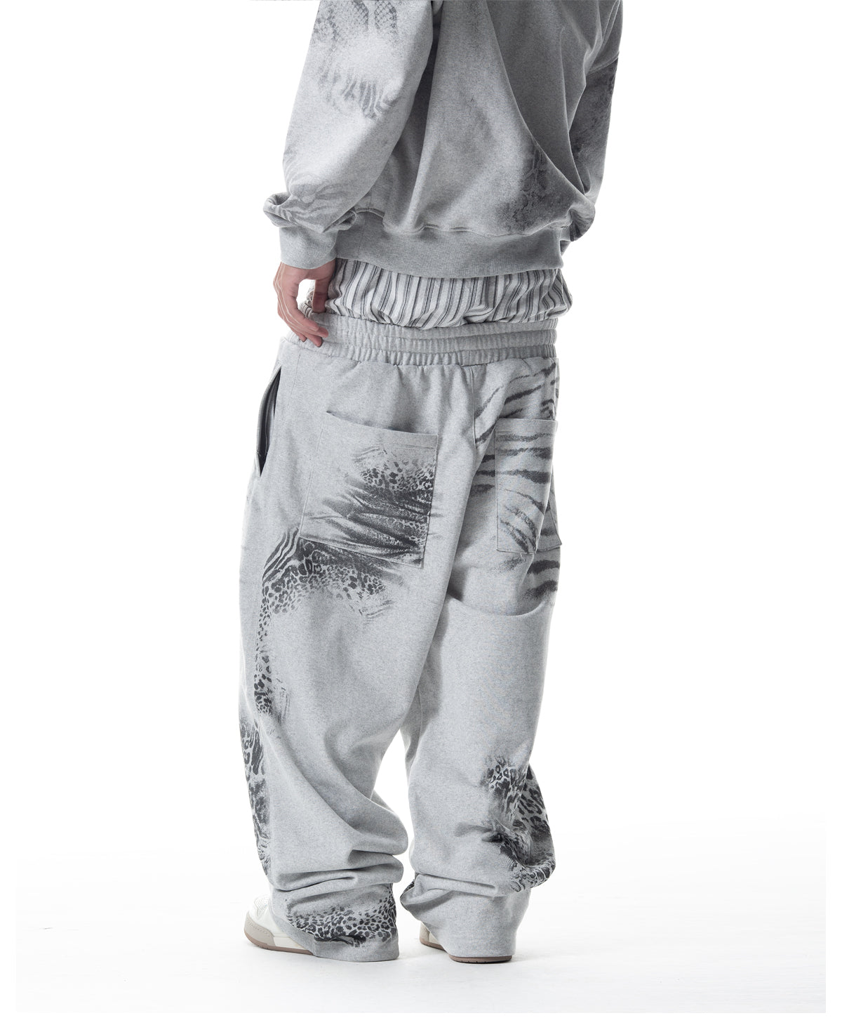 OFFONOFF X CH2 SWEAT PANT