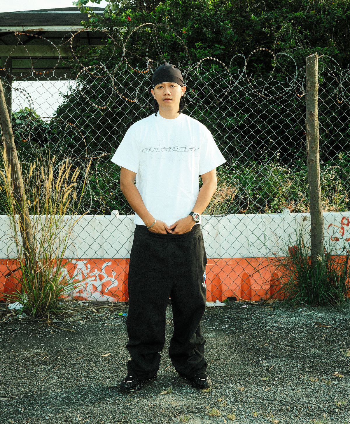 OFFONOFF O STAR TEE / WHITE