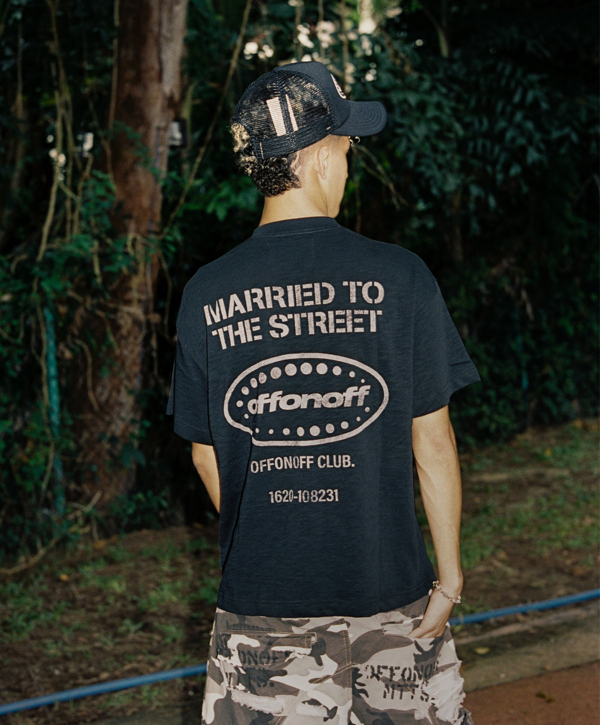 OFFONOFF SLUB TEE / BLACK